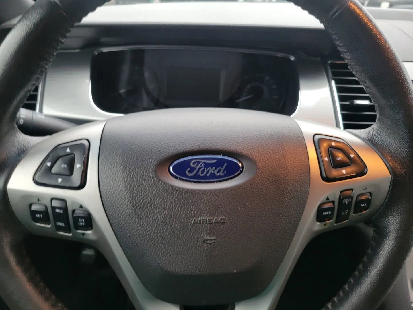 Used 2017 Ford Taurus SEL AWD/4WD image 26