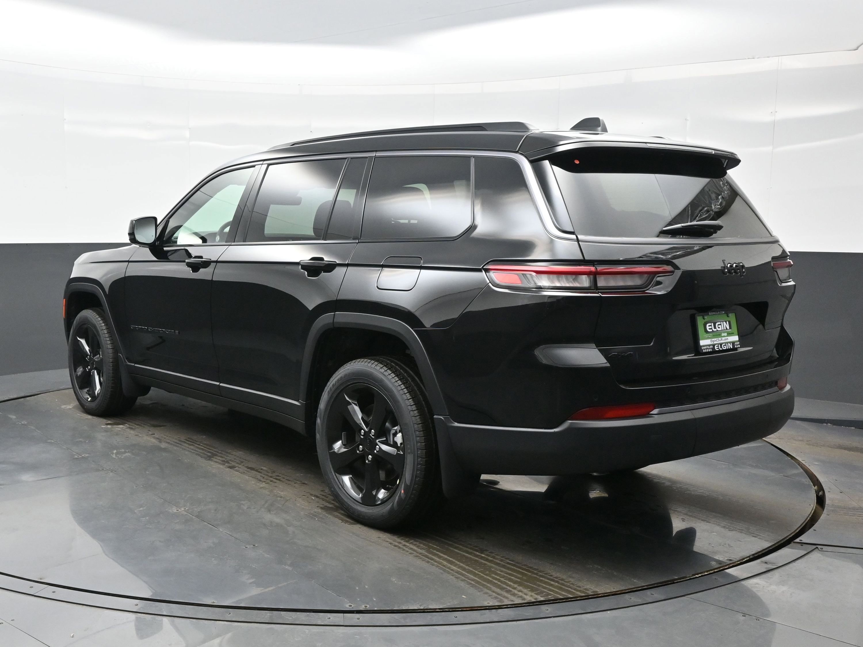 New 2026 Jeep Grand Cherokee L Limited w/ Limited Altitude Package AWD/4WD image 4