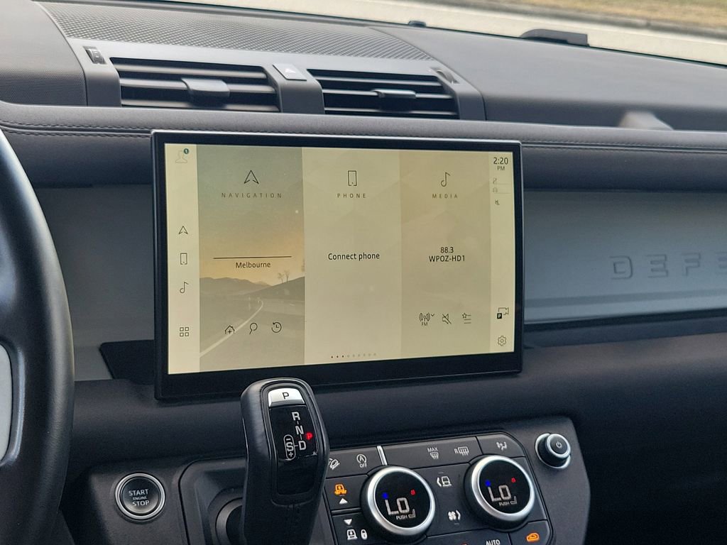 Used 2022 Land Rover Defender 110 SE image 23