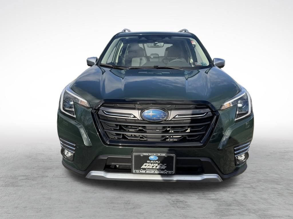 Used 2023 Subaru Forester Touring image 2