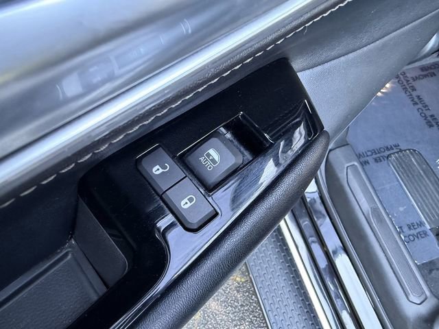 Used 2024 Jeep Wagoneer Series III AWD/4WD image 28