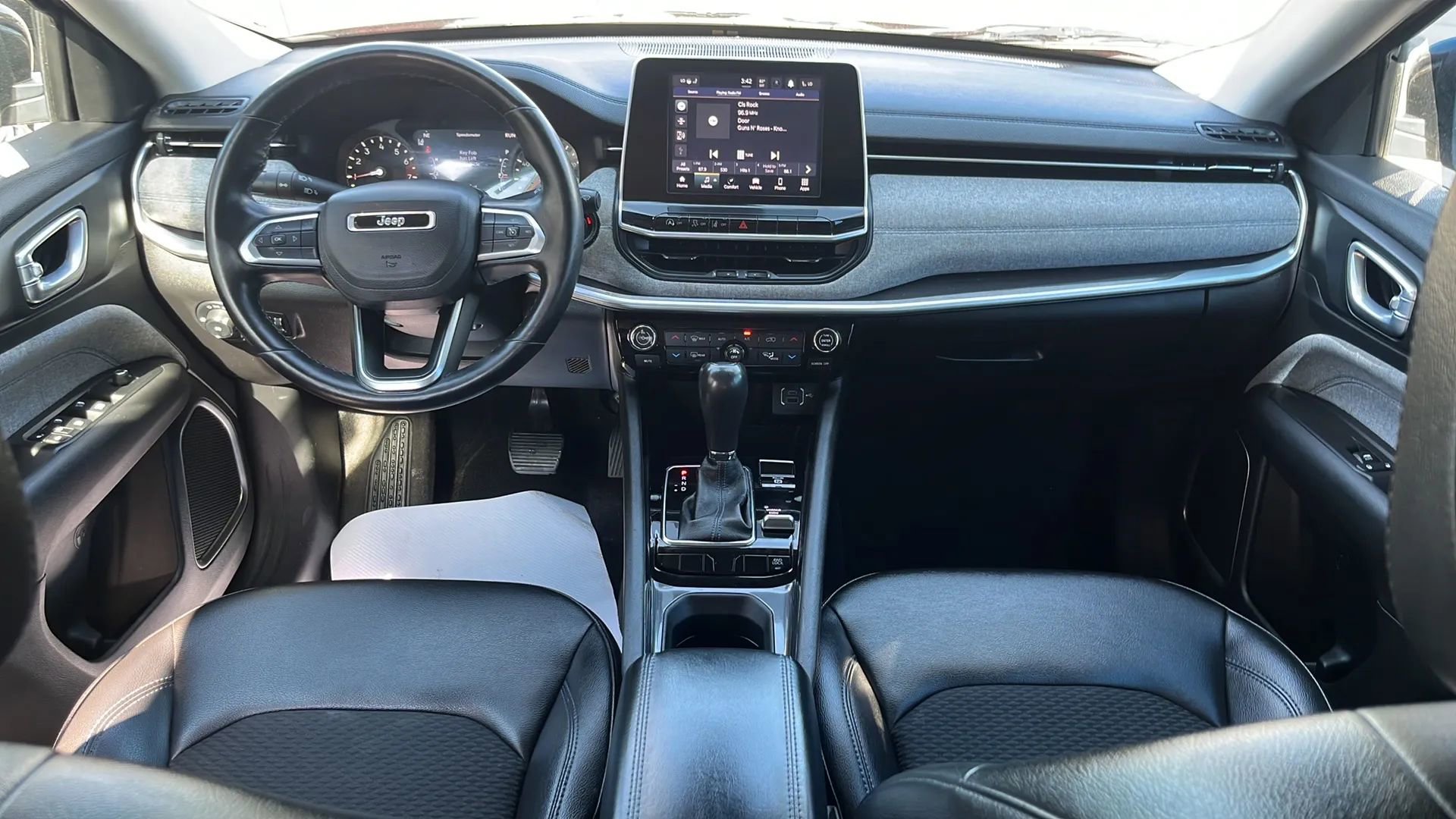 Used 2022 Jeep Compass Latitude w/ Convenience Group image 19