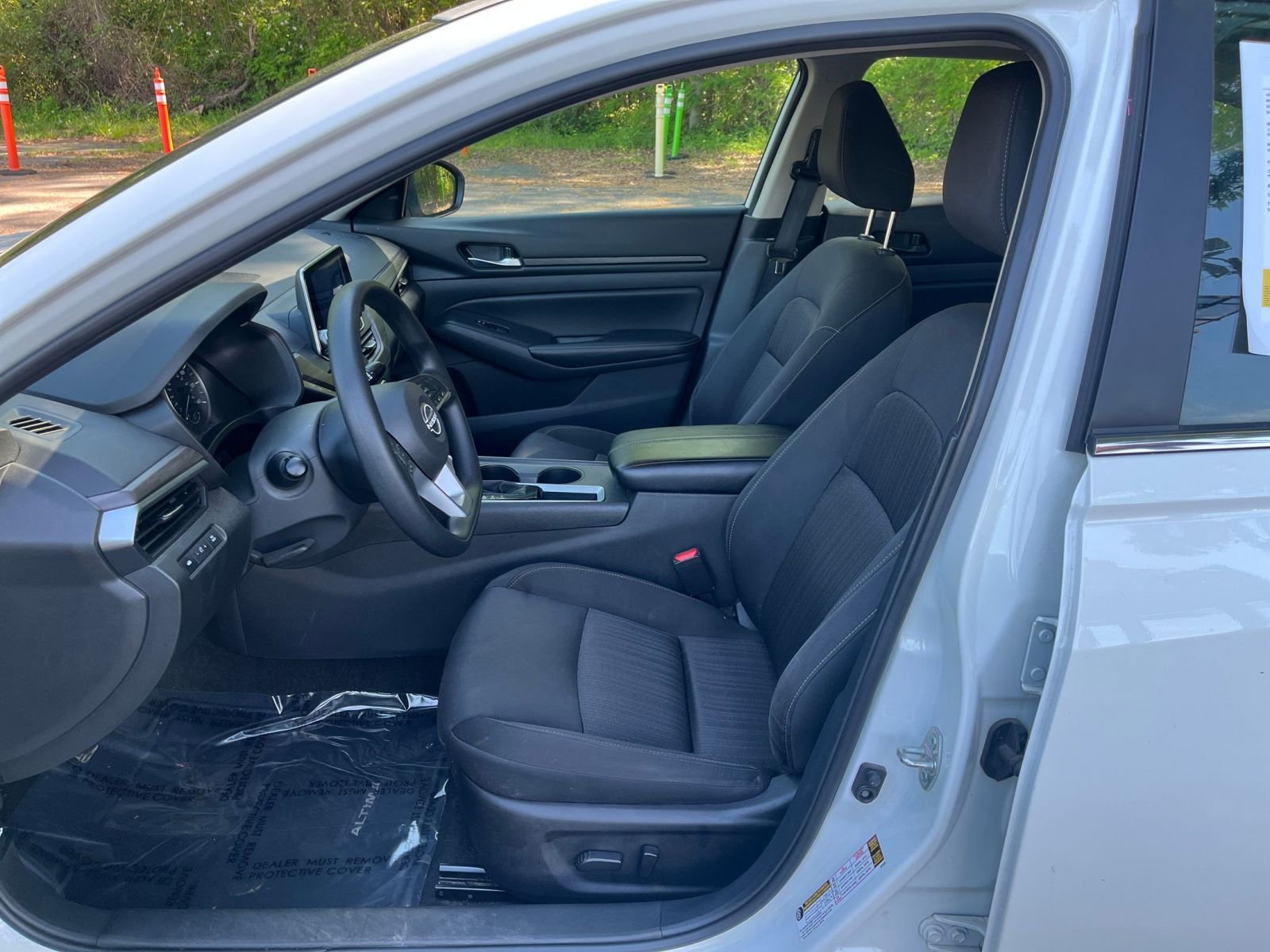 Used 2025 Nissan Altima 2.5 SV image 25