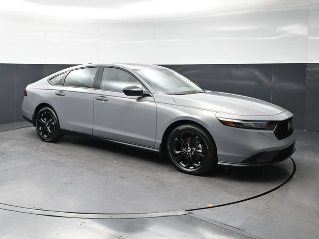 Certified 2025 Honda Accord SE image 3