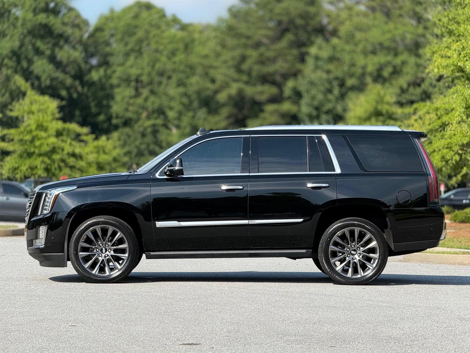 Used 2019 Cadillac Escalade Platinum RWD image 9