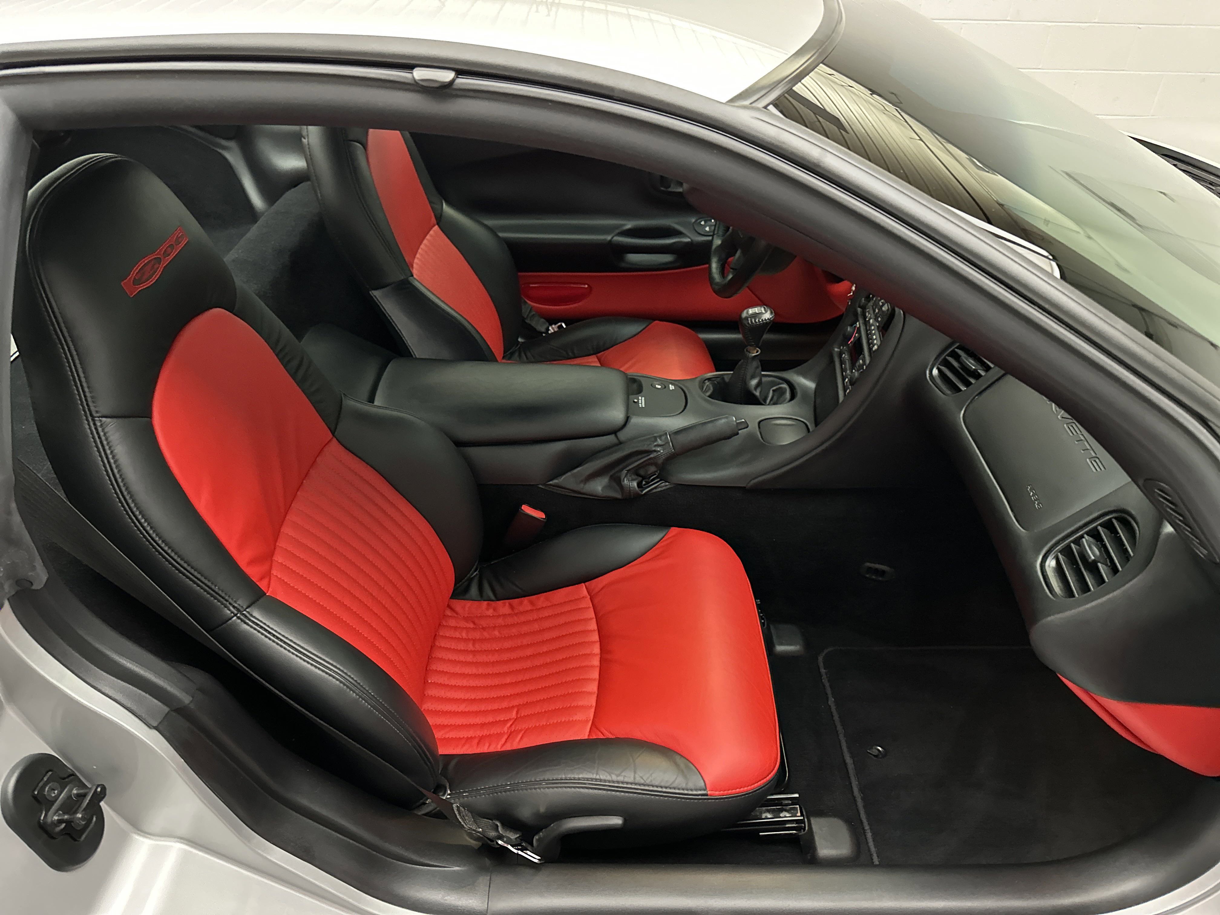 Used 2001 Chevrolet Corvette Z06 w/ Memory Pkg image 18