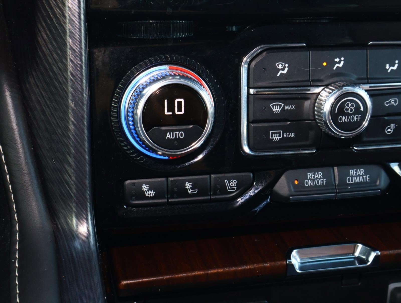 Used 2024 GMC Yukon Denali Ultimate AWD/4WD image 32