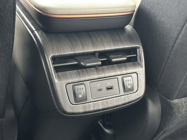 Used 2024 Nissan Ariya AWD image 16