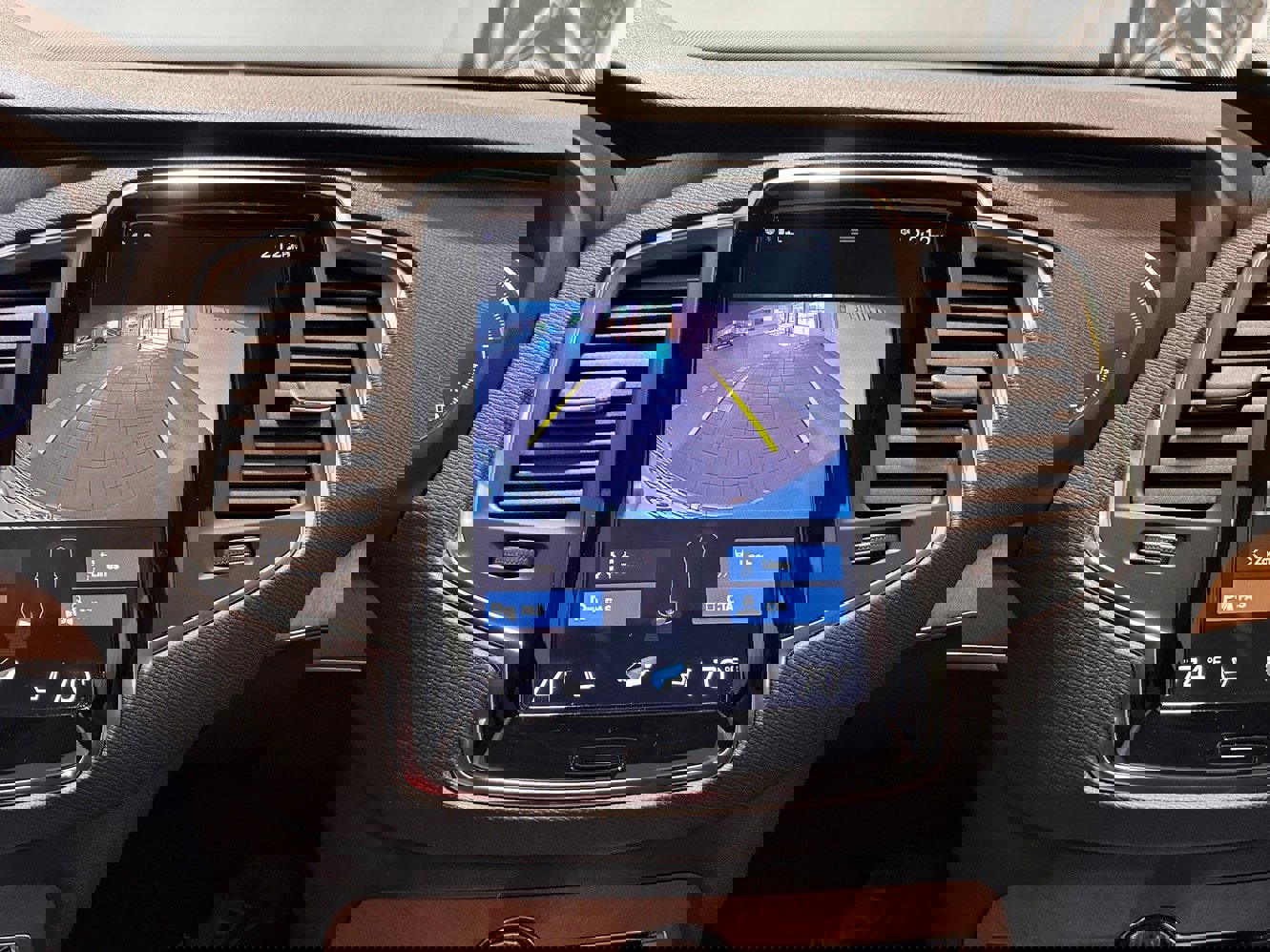 Used 2021 Volvo XC90 T8 Inscription Expression w/ Climate Package image 22