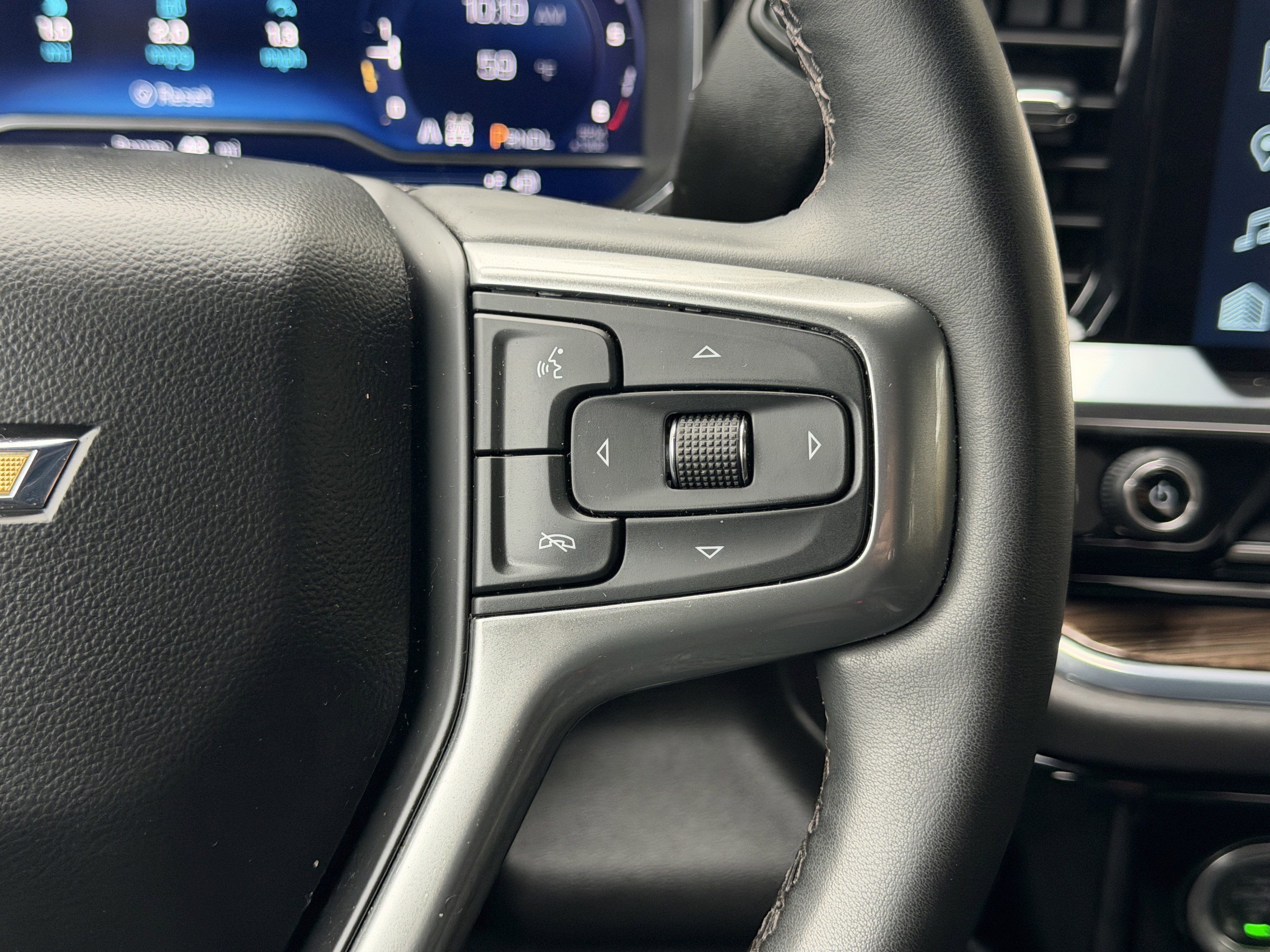 Used 2024 Chevrolet Silverado 1500 LT AWD/4WD image 31