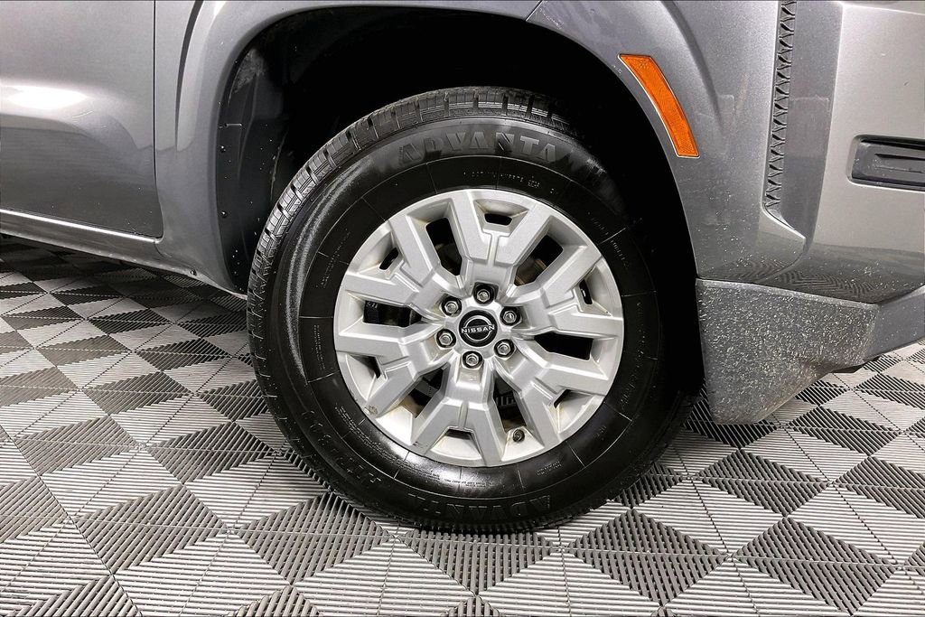 Used 2023 Nissan Frontier SV image 10