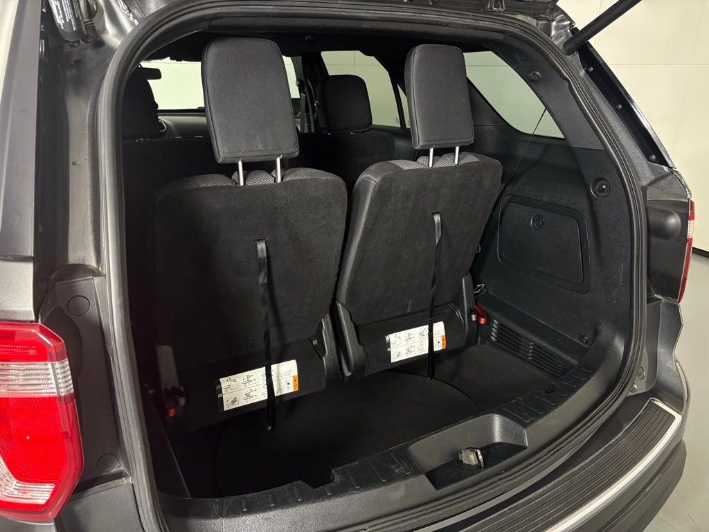 Used 2018 Ford Explorer XLT w/ Equipment Group 201A AWD/4WD image 35