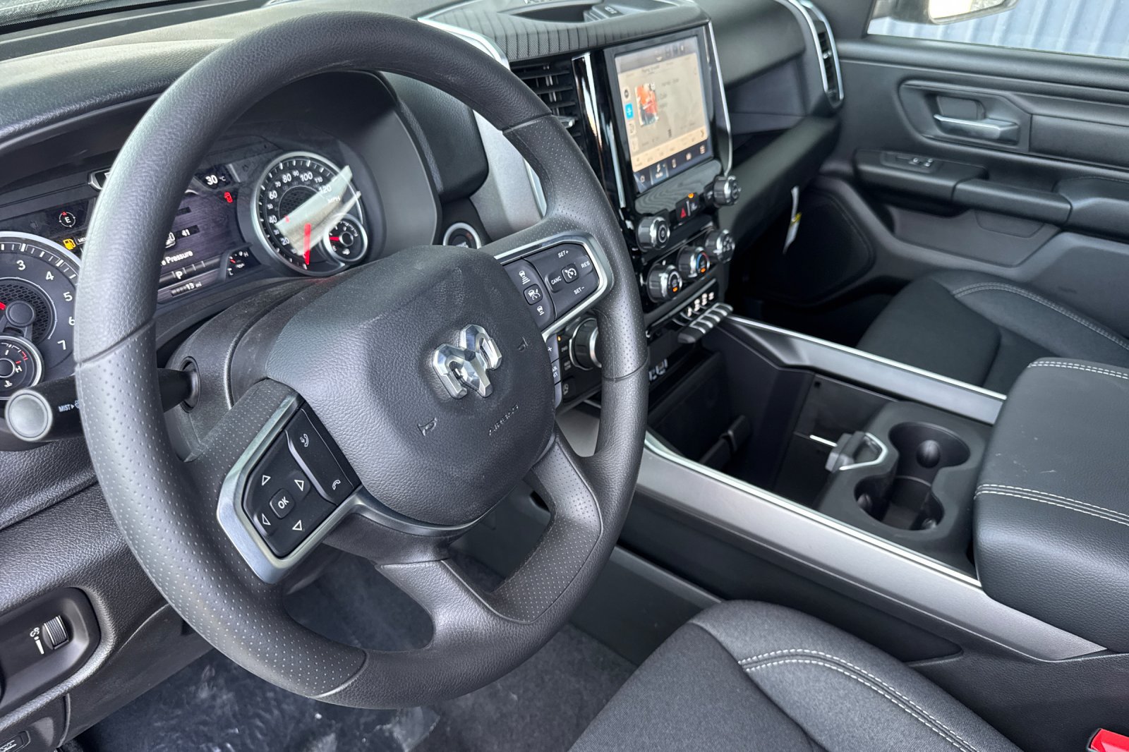 New 2026 RAM 1500 Express AWD/4WD image 9