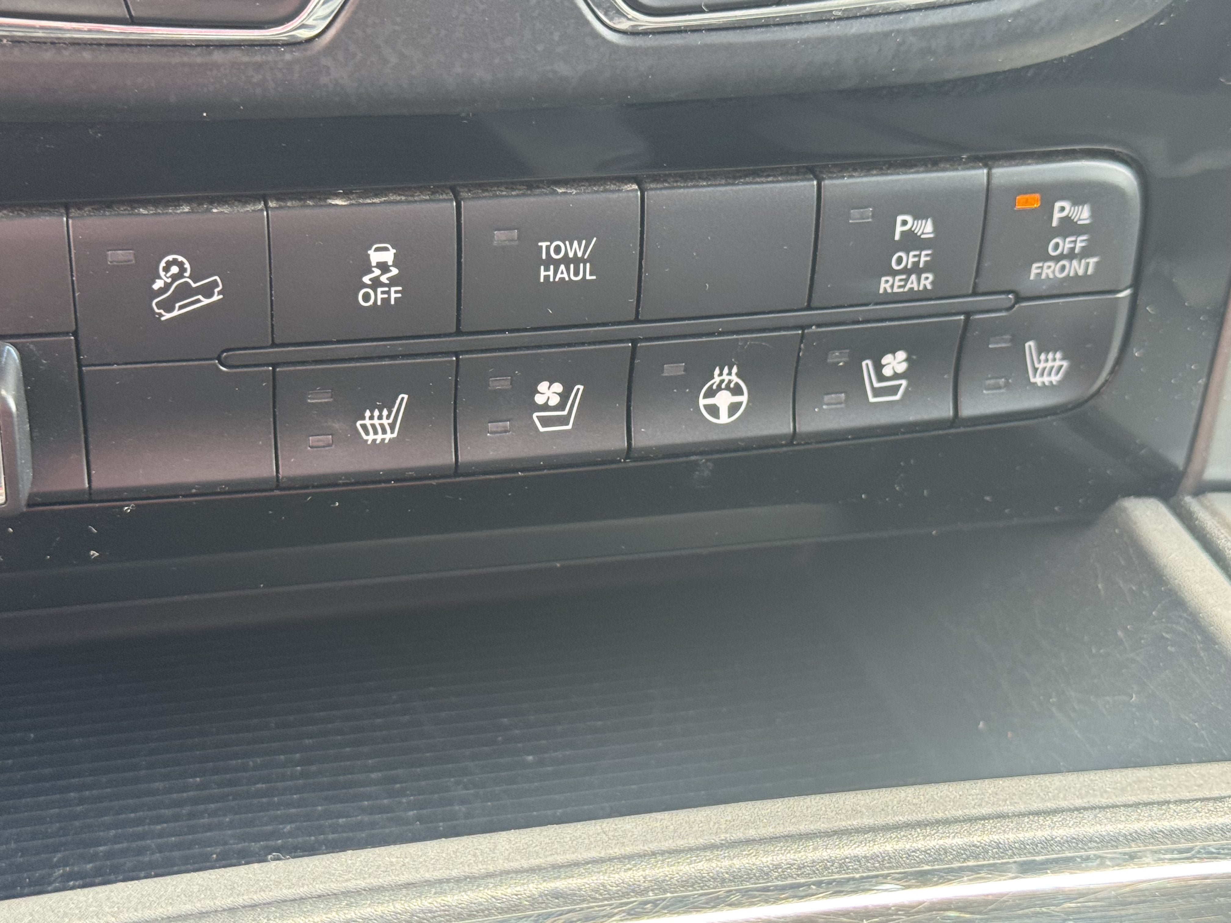 Used 2018 RAM 2500 Laramie w/ Sport Appearance Group AWD/4WD image 29