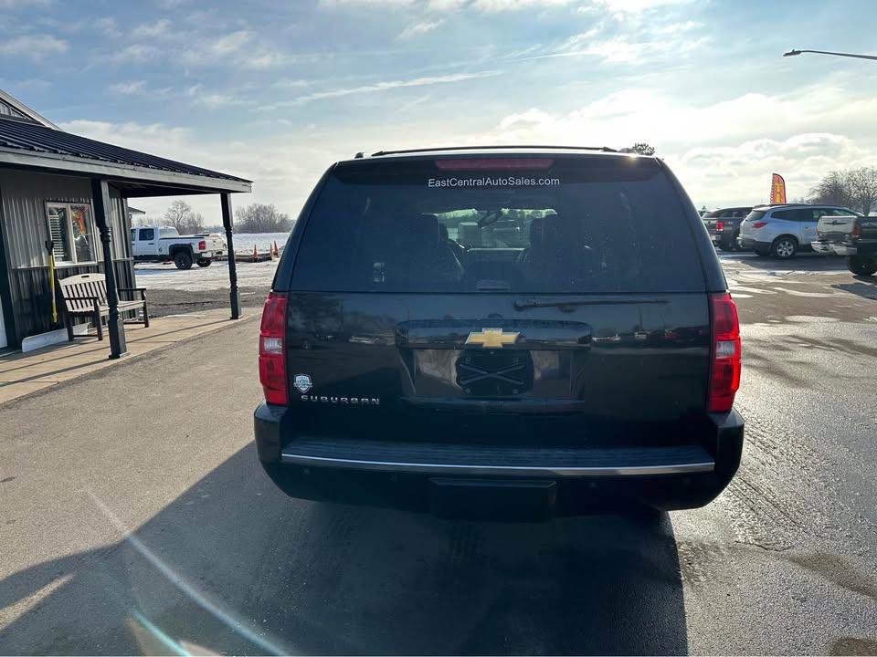 Used 2014 Chevrolet Suburban LTZ image 9