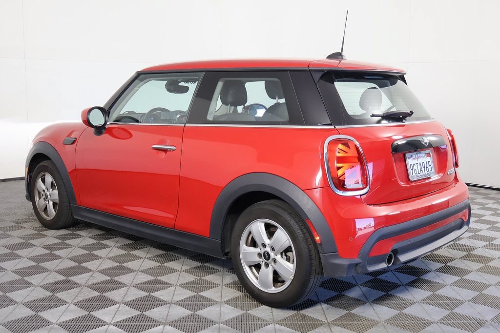 Used 2024 MINI Cooper 2-Door Hardtop FWD image 4