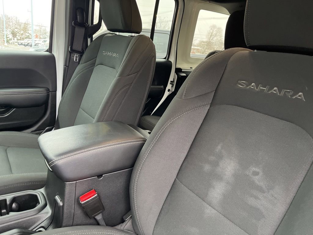 Used 2021 Jeep Wrangler Unlimited Sahara w/ Dual Top Group image 28