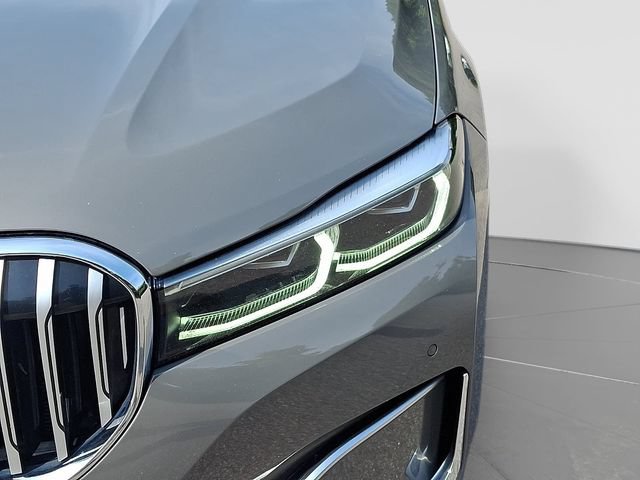 Used 2022 BMW 750i xDrive AWD/4WD image 11