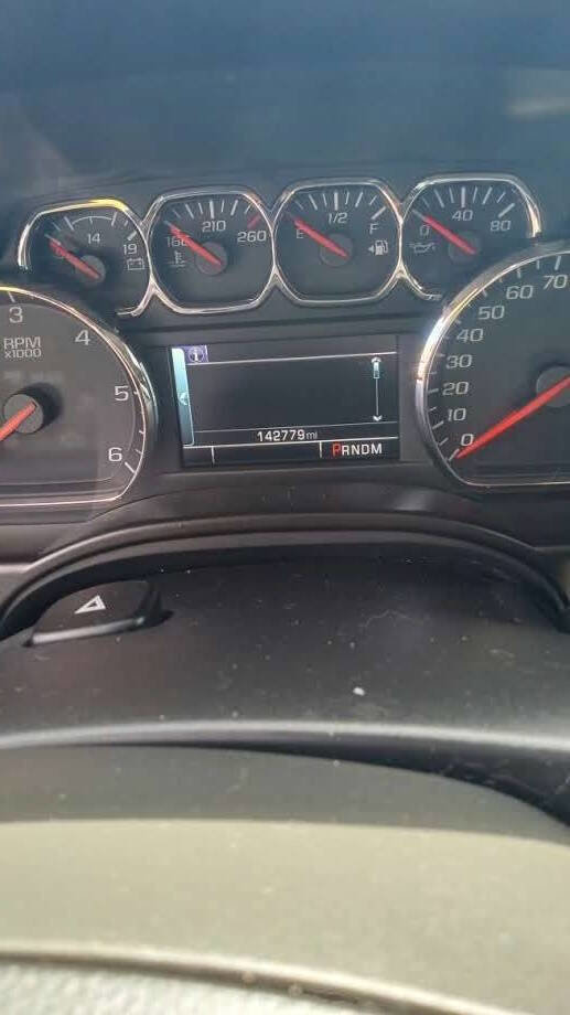 Used 2015 Chevrolet Suburban LT image 16