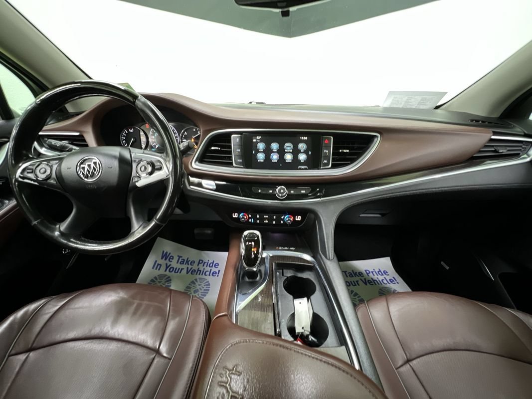 Used 2019 Buick Enclave Avenir w/ Avenir Technology Package AWD/4WD image 18