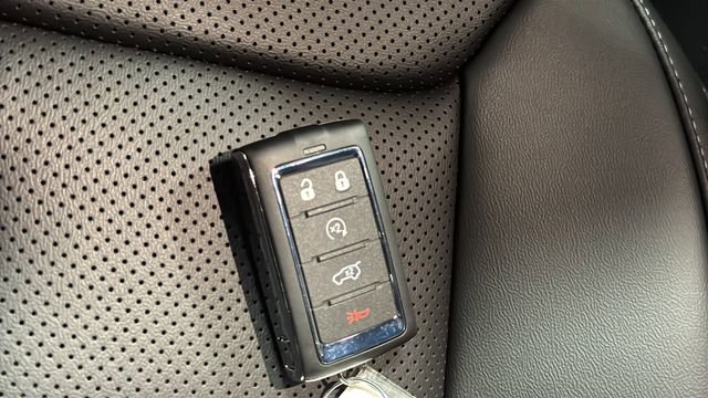 New 2026 Jeep Grand Cherokee Limited w/ Luxury Tech Group II image 21