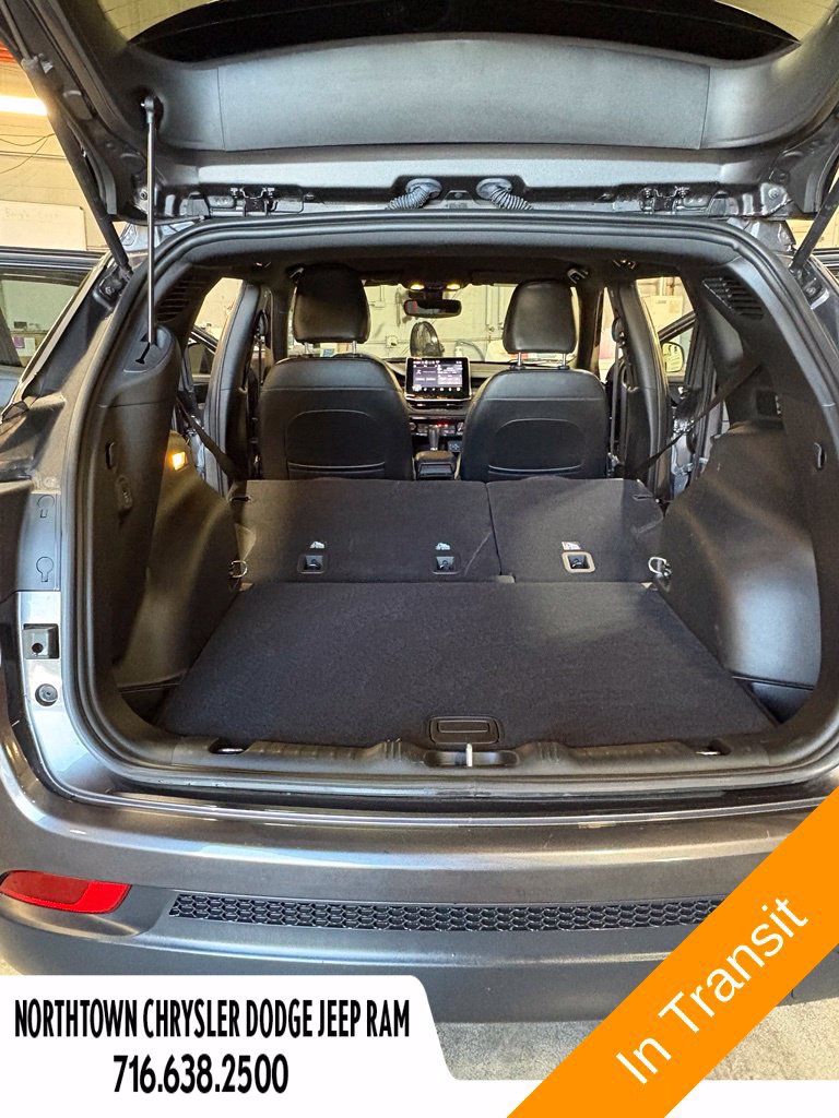 Used 2023 Jeep Compass Latitude w/ Convenience Group AWD/4WD image 19
