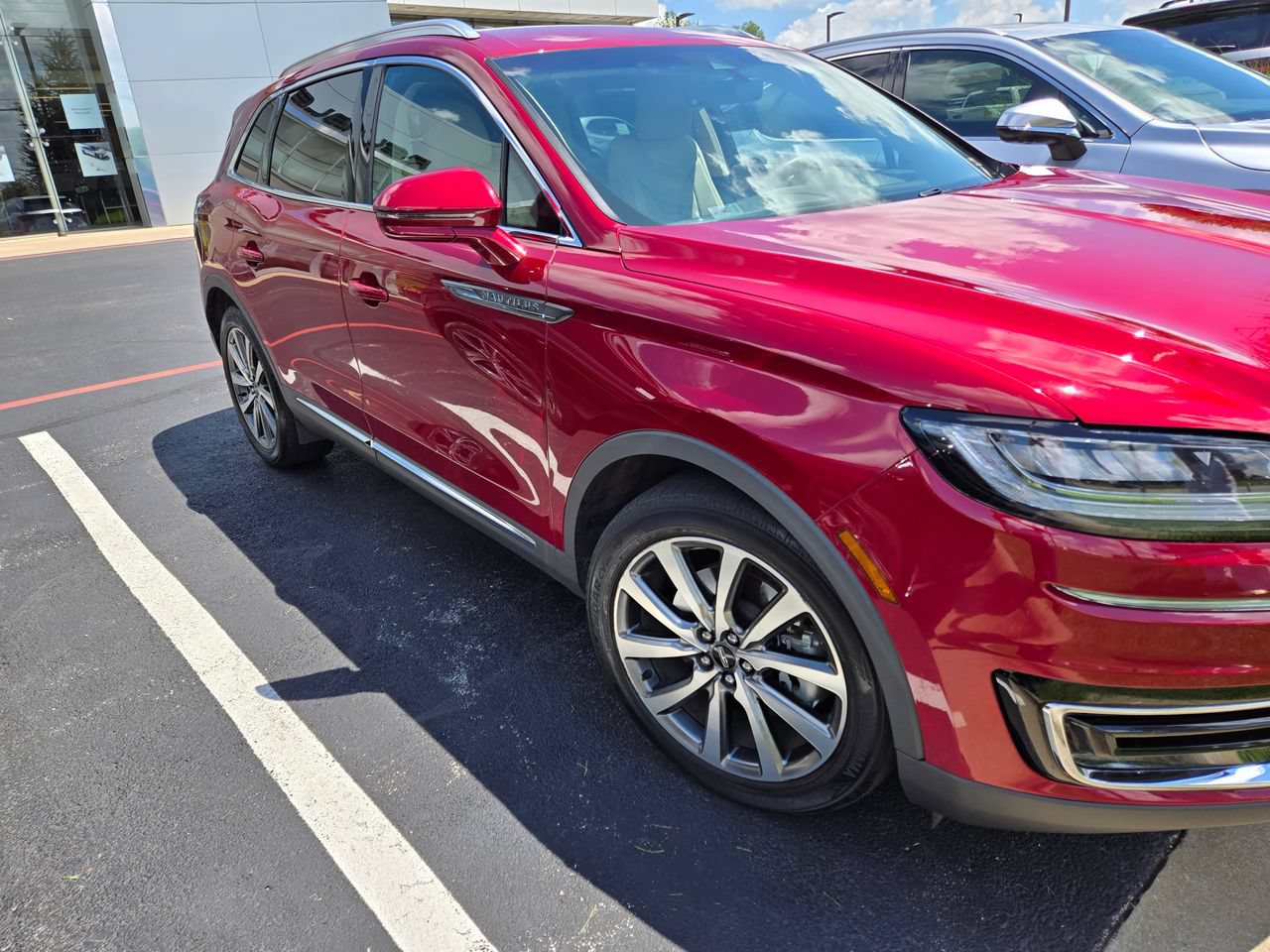 Used 2019 Lincoln Nautilus Select AWD/4WD image 5