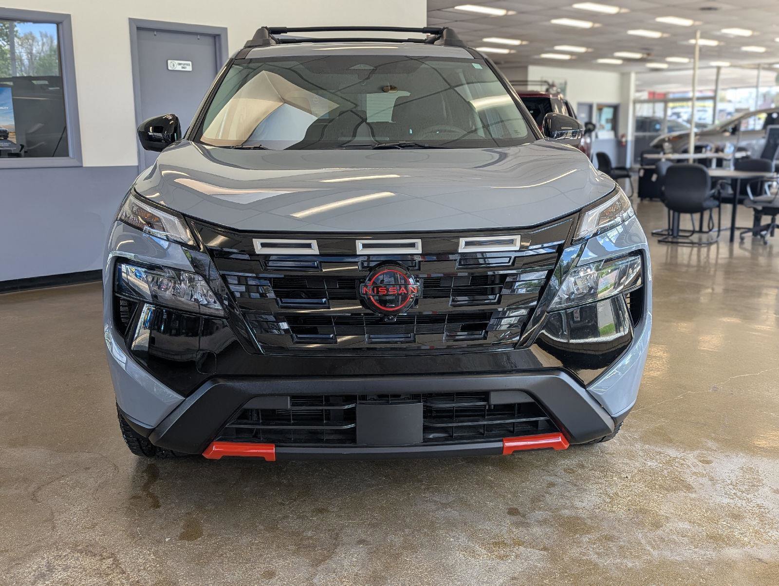 Certified 2025 Nissan Rogue SV AWD/4WD image 6