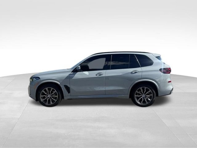 Certified 2024 BMW X5 xDrive40i w/ M Sport Package AWD/4WD image 2