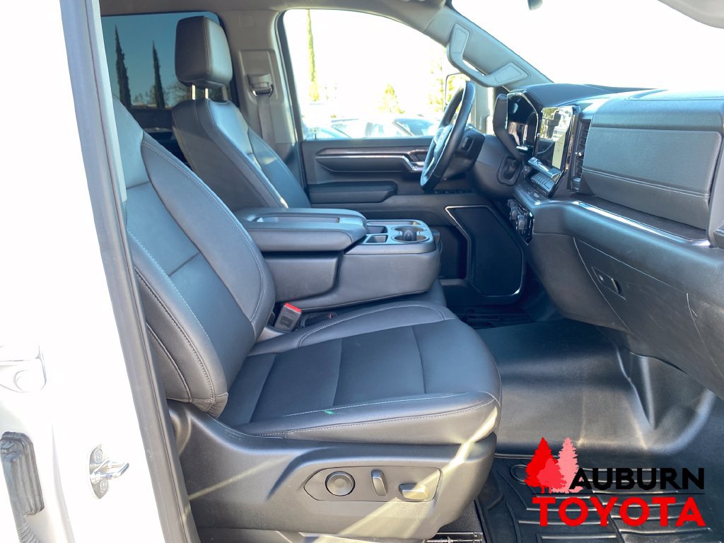 Used 2024 Chevrolet Silverado 2500 LTZ AWD/4WD image 21