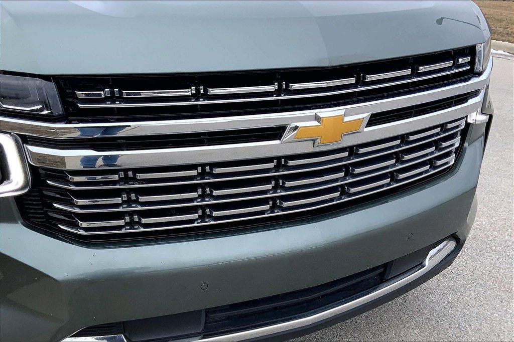 Used 2023 Chevrolet Suburban Premier image 24