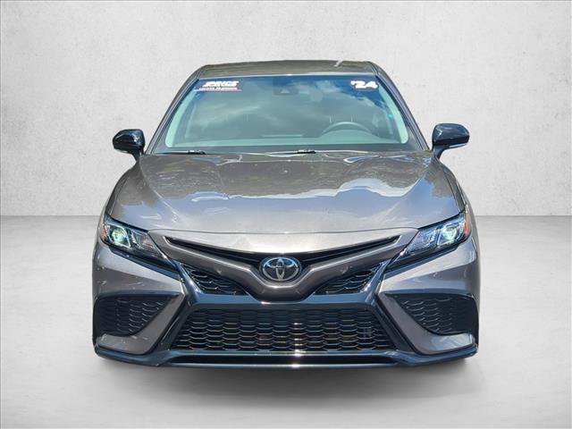 Used 2024 Toyota Camry SE FWD image 2