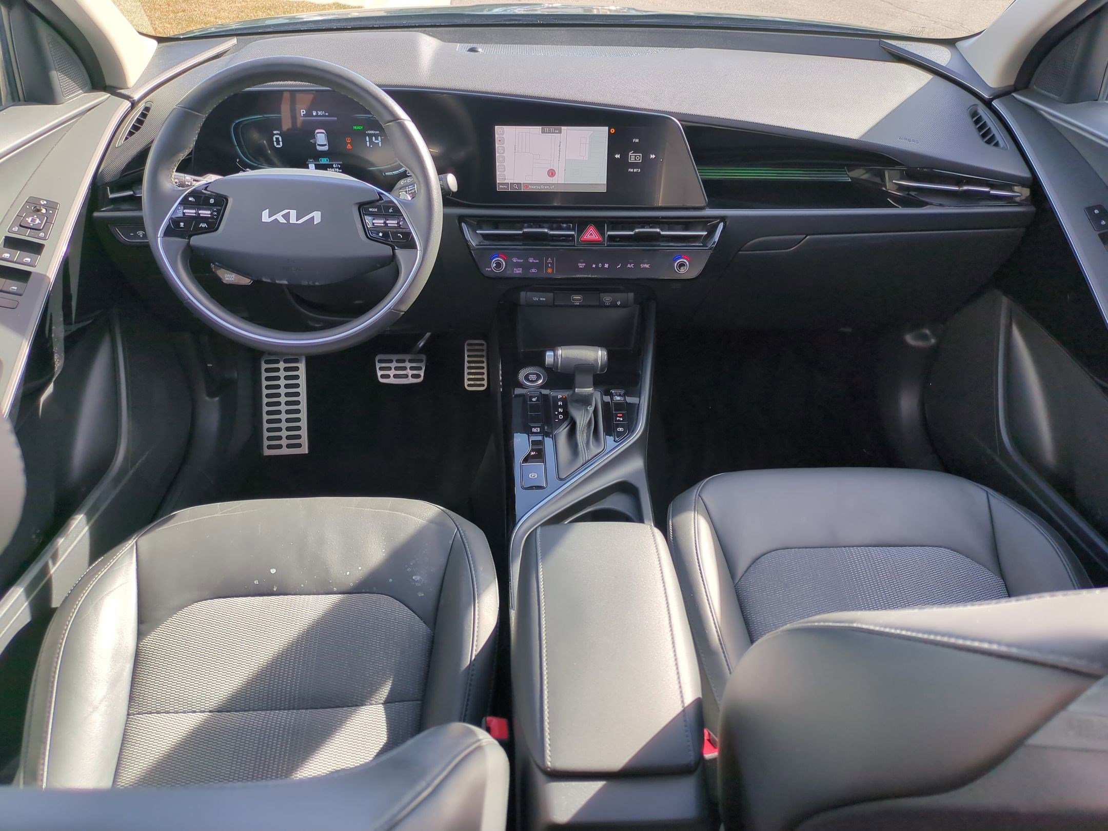 Used 2023 Kia Niro EX Touring image 32