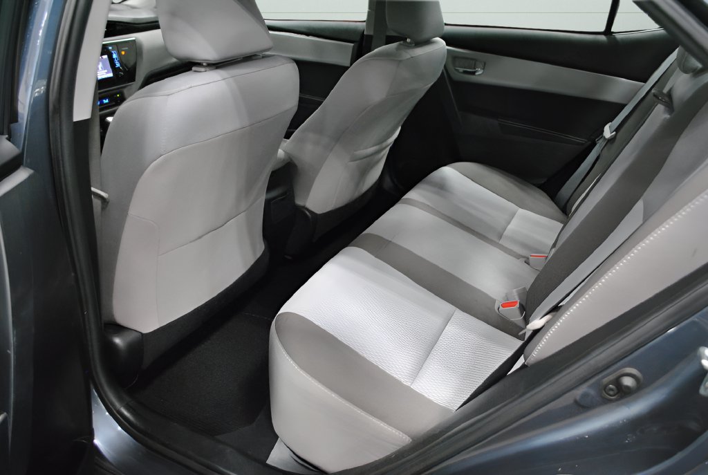 Used 2017 Toyota Corolla LE FWD image 7