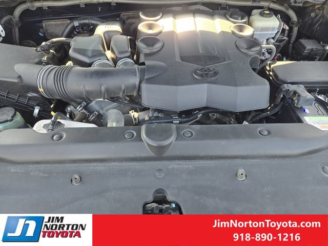 Used 2020 Toyota 4Runner SR5 Premium w/ Moonroof Package AWD/4WD image 33