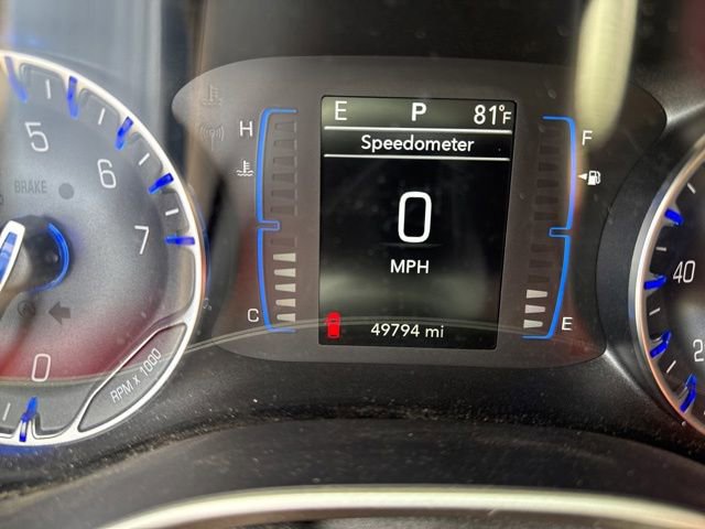 Used 2017 Chrysler Pacifica Touring w/ Tire & Wheel Group FWD image 8