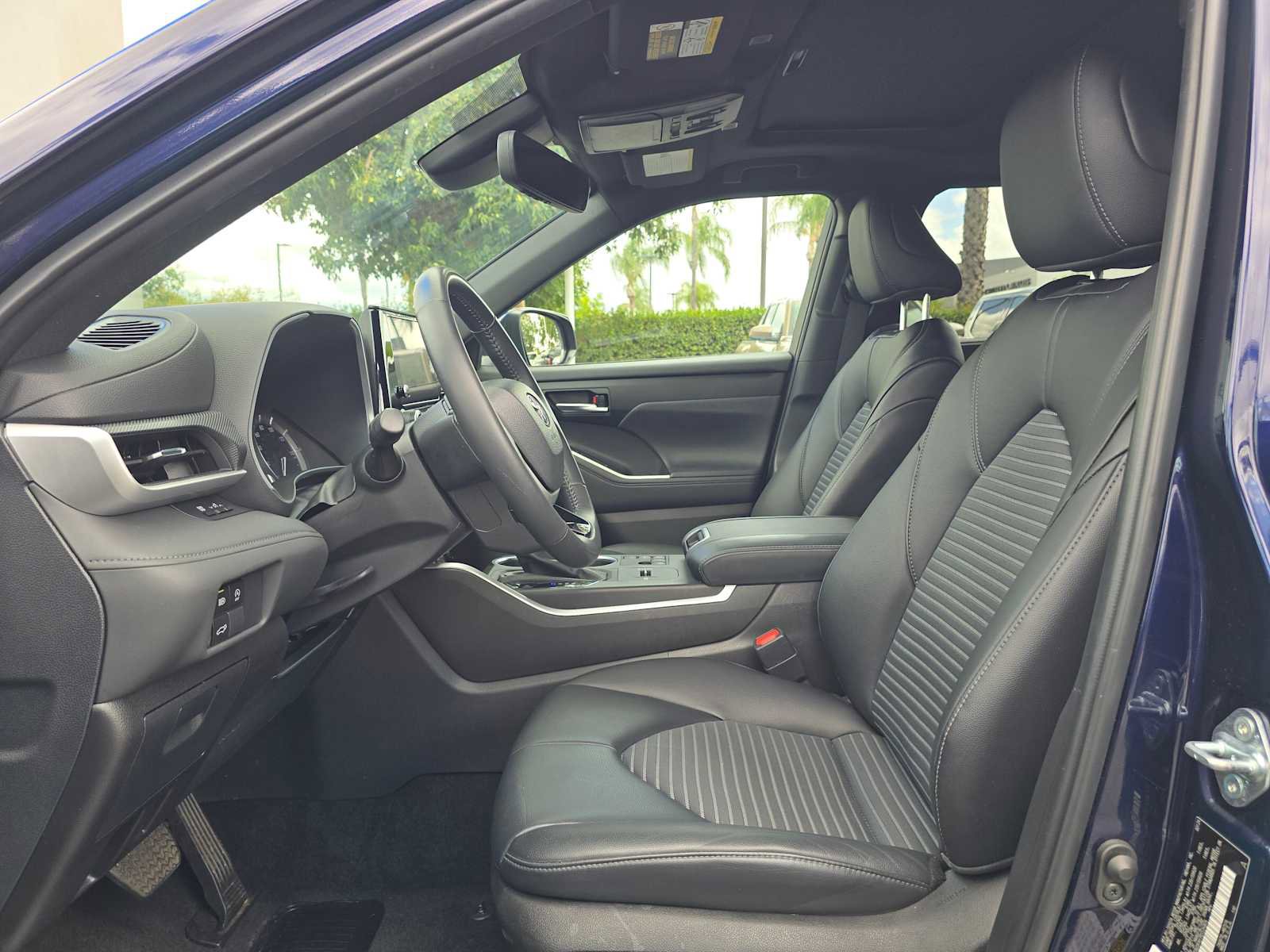 Used 2024 Toyota Highlander XSE FWD image 24