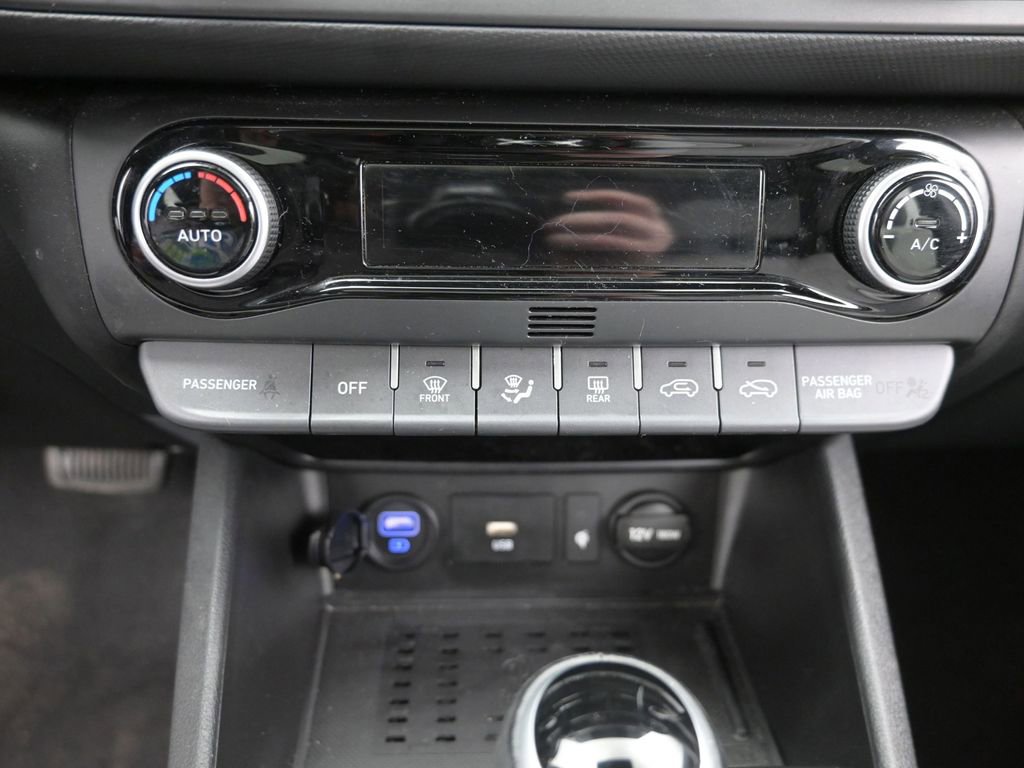 Used 2023 Hyundai Kona SEL w/ Convenience Package image 19