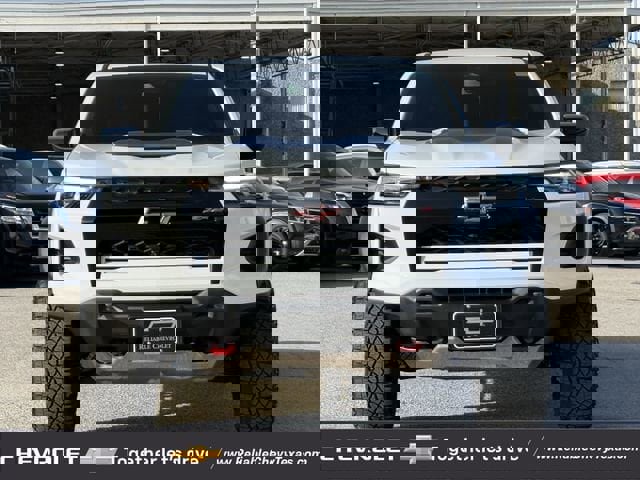 Used 2025 Chevrolet Colorado ZR2 w/ Technology Package AWD/4WD image 3