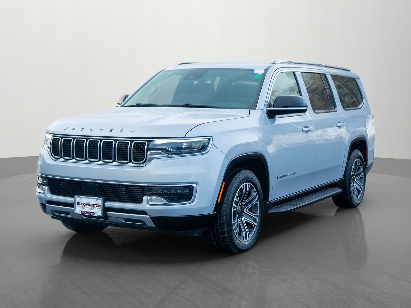 Used 2023 Jeep Wagoneer L Series II image 3