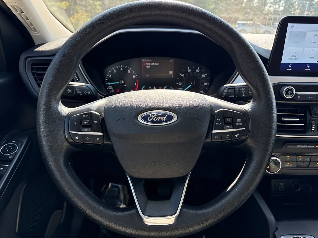 Used 2021 Ford Escape SE image 18