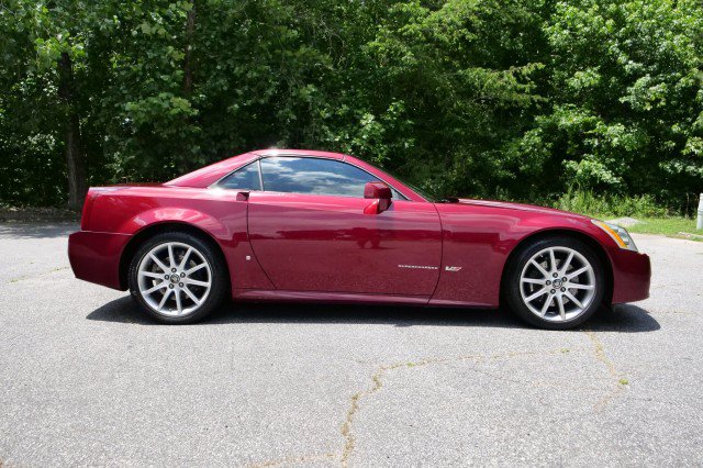 Used 2007 Cadillac XLR V RWD image 41