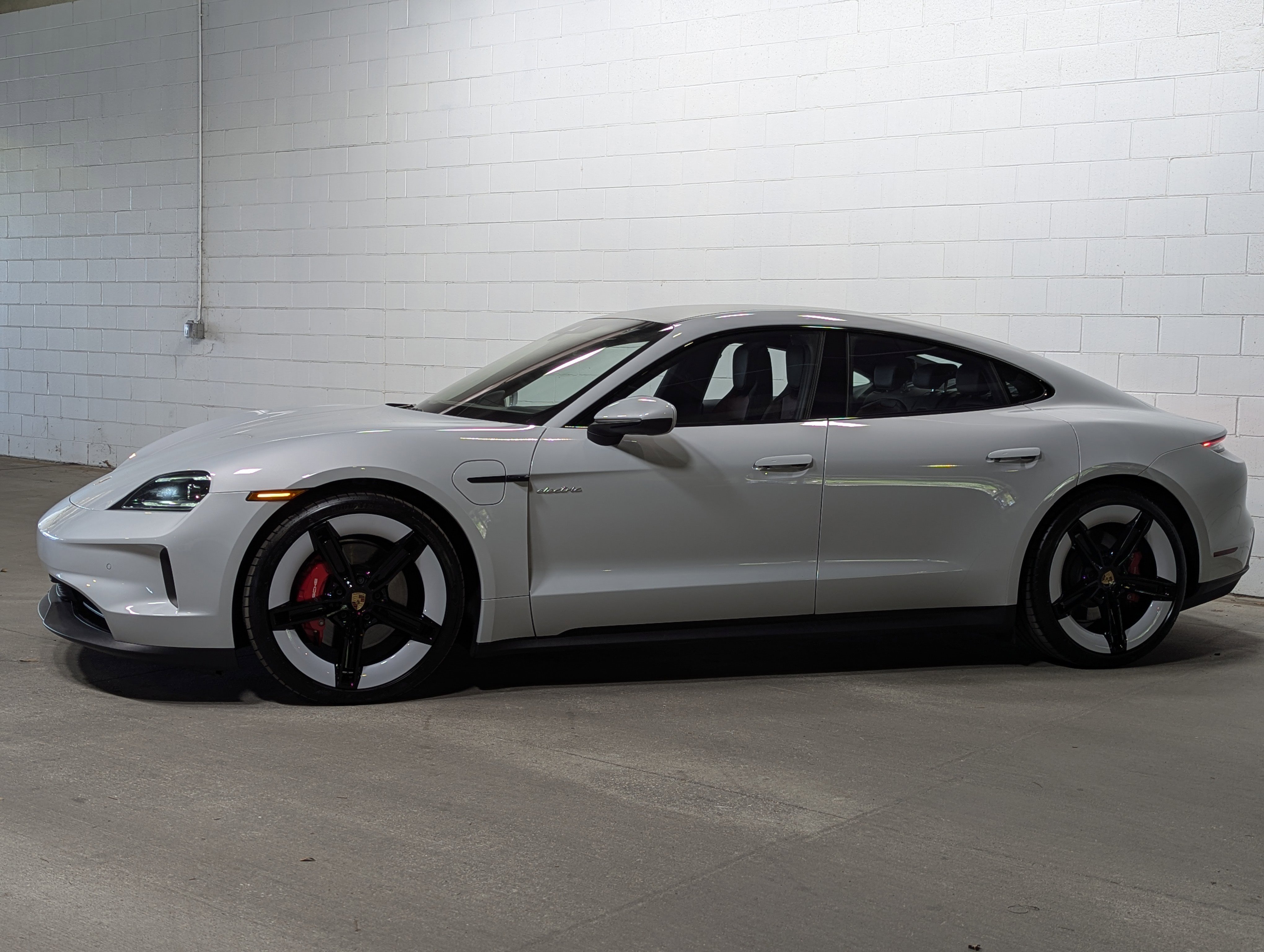 Used 2025 Porsche Taycan 4S image 2