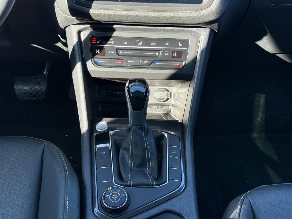 Certified 2023 Volkswagen Tiguan SE w/ Panoramic Sunroof Package image 13