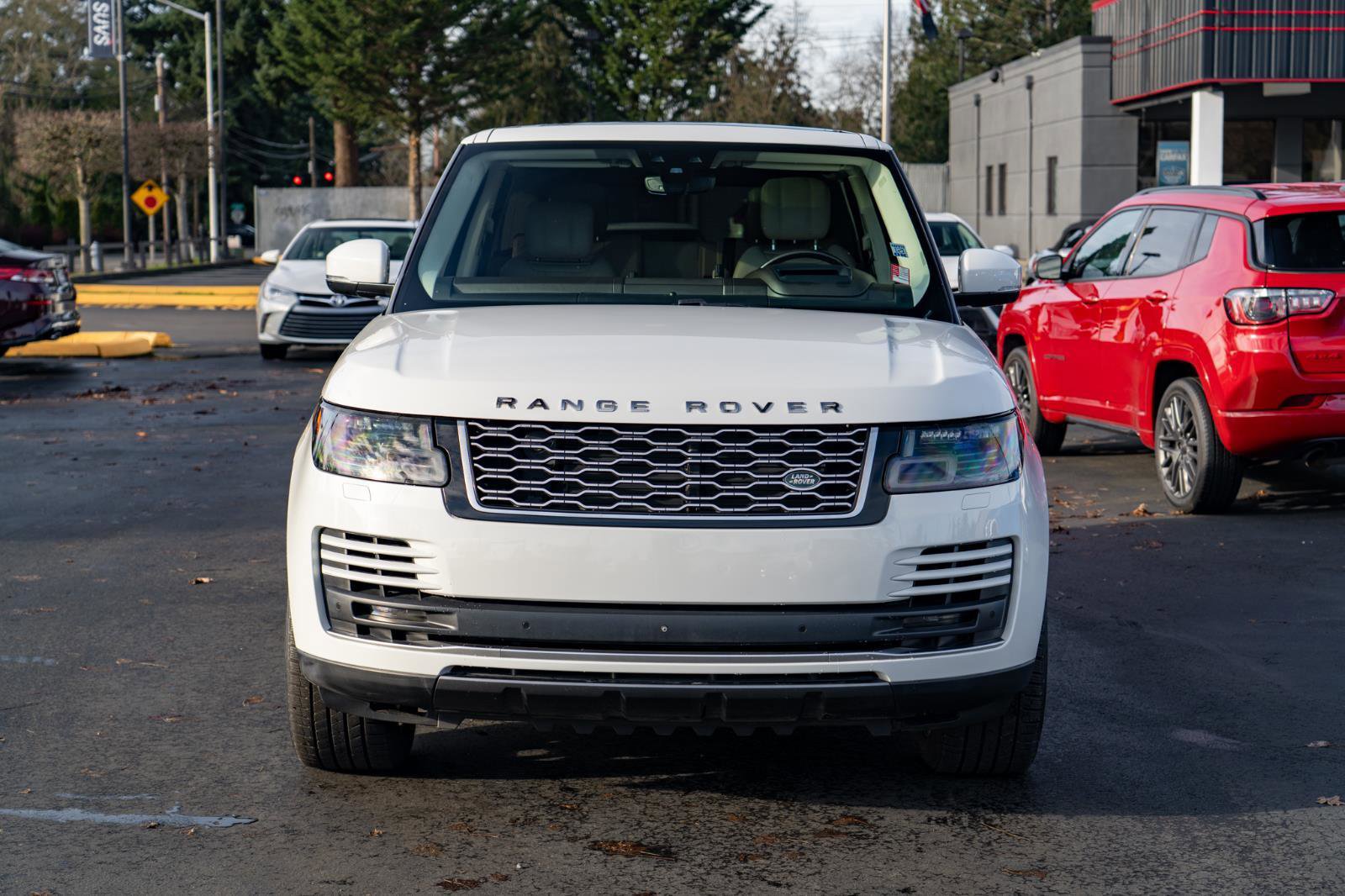 Used 2018 Land Rover Range Rover Supercharged AWD/4WD image 3