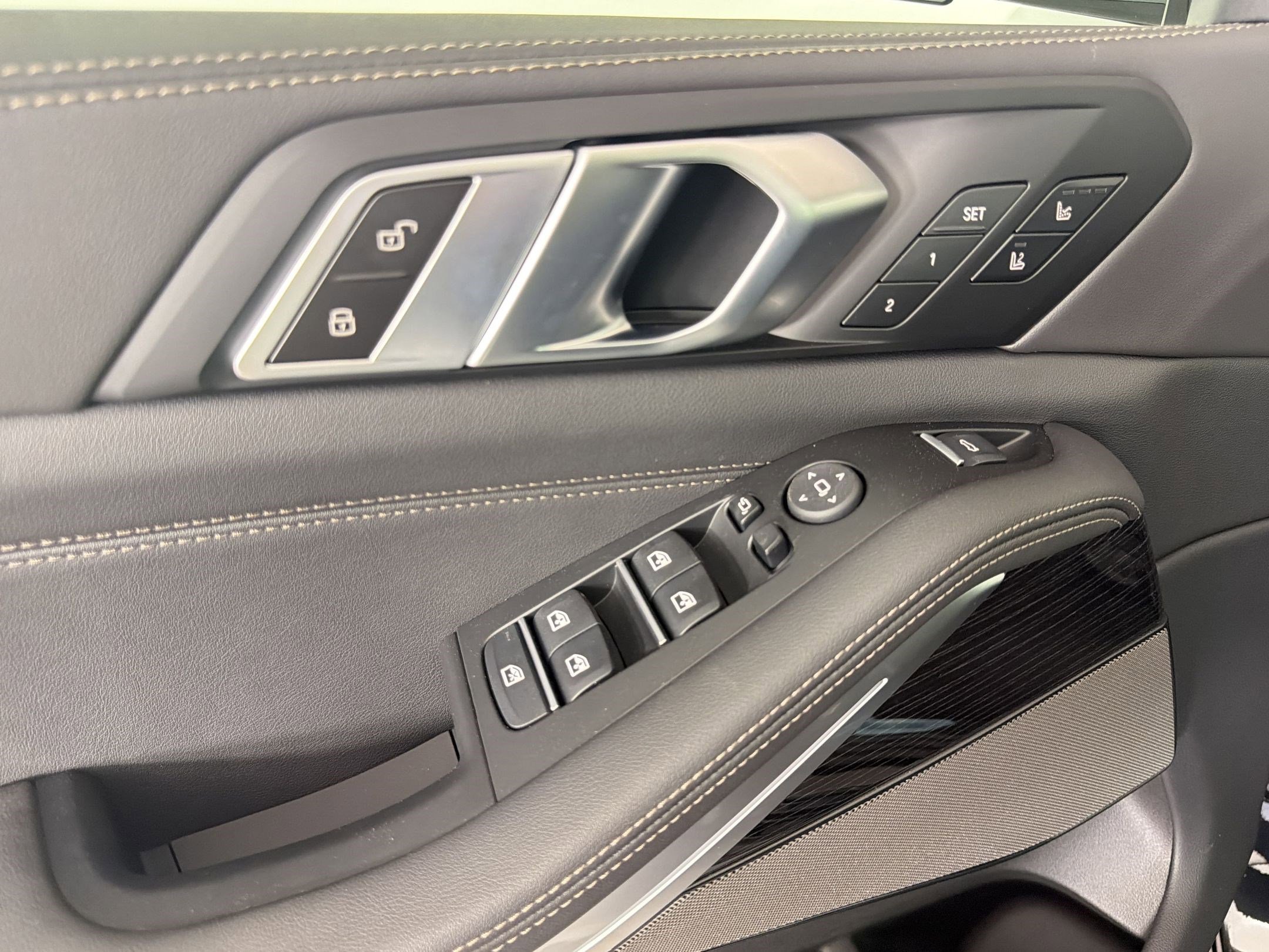 New 2026 BMW X5 xDrive40i w/ M Sport Package AWD/4WD image 22