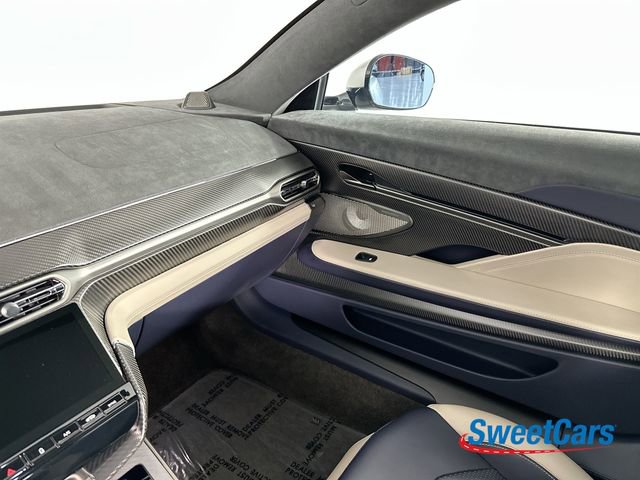 Used 2025 Aston Martin Vanquish RWD image 30