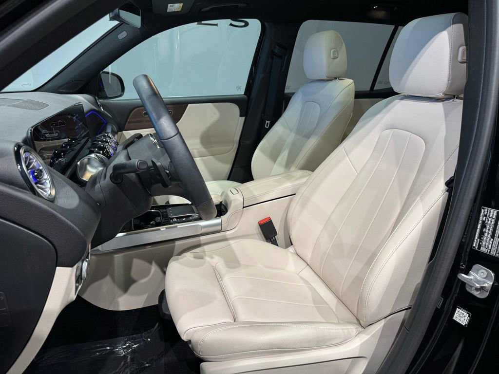 Used 2023 Mercedes-Benz EQB 300 4MATIC w/ Exclusive Package image 14