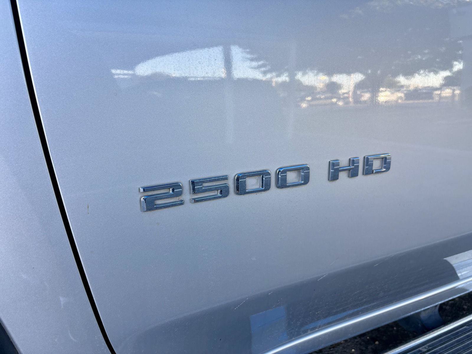 Used 2020 Chevrolet Silverado 2500 LTZ w/ LTZ Plus Package AWD/4WD image 10