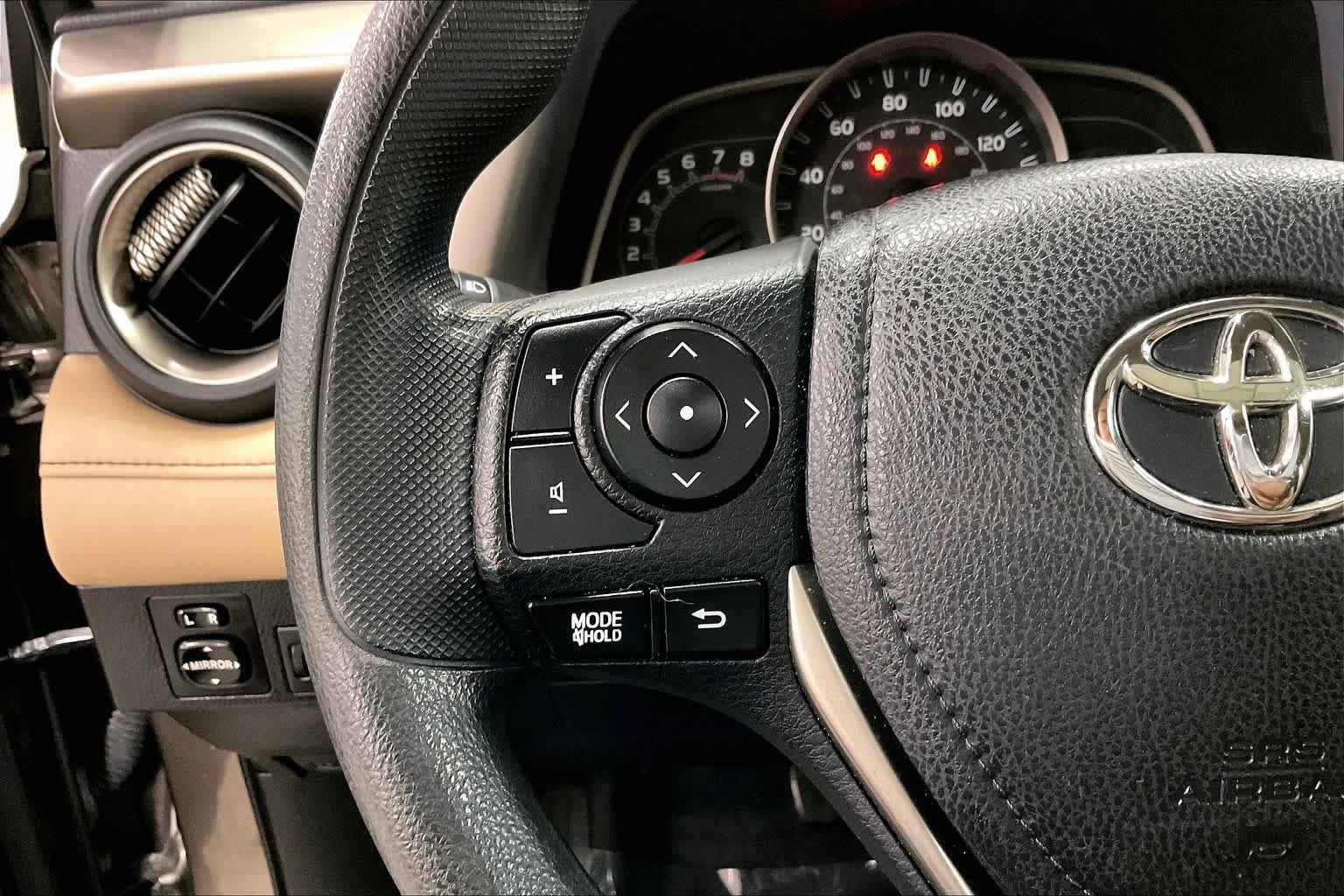 Used 2015 Toyota RAV4 XLE AWD/4WD image 23